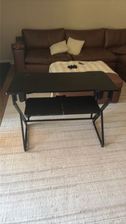Black Desk