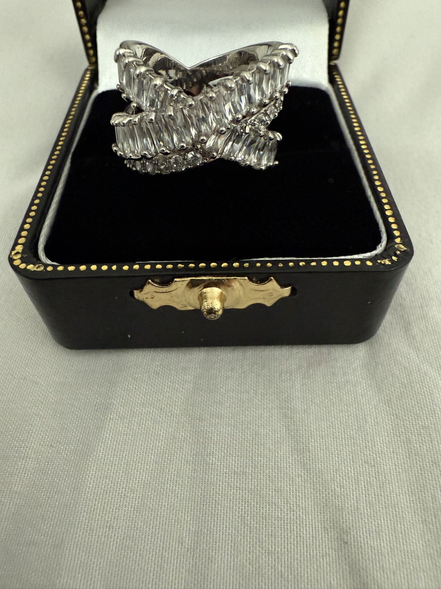 NEW, NEVER WORN, SILVER COLOR STATEMENT RING WITH CLEAR STONES , Size 7-7 1/2, BEAUTIFUL IN PERSON, BUY TODAY $25.00