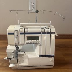 Husqvarna Viking Huskylock 936 Serger Sewing Machine For Parts 