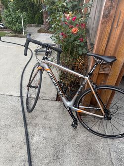 Felt F4 carbon road bike