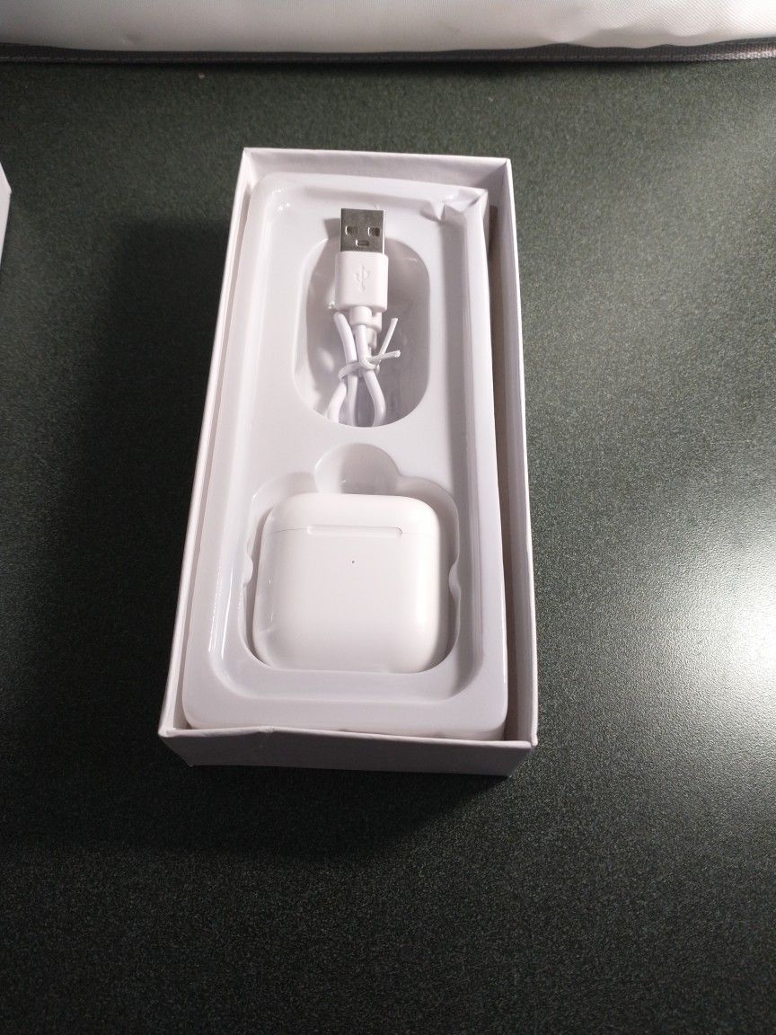 White Wireless Earbuds