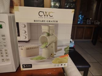Vegi and fruit Grater