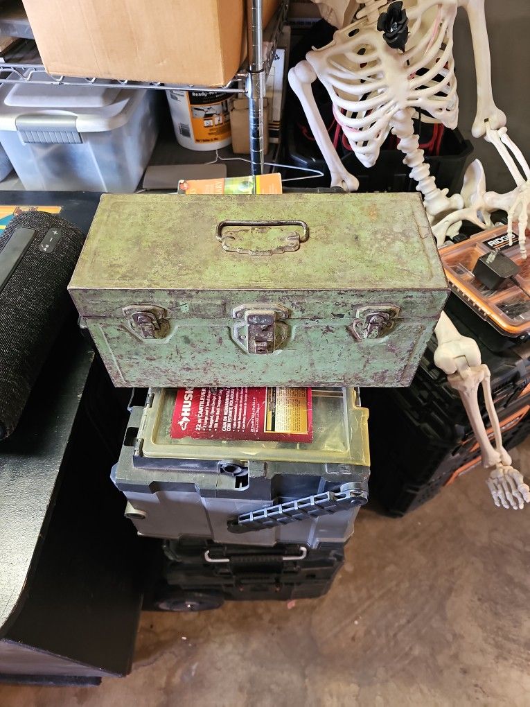 Old Ass Metal Tool Box