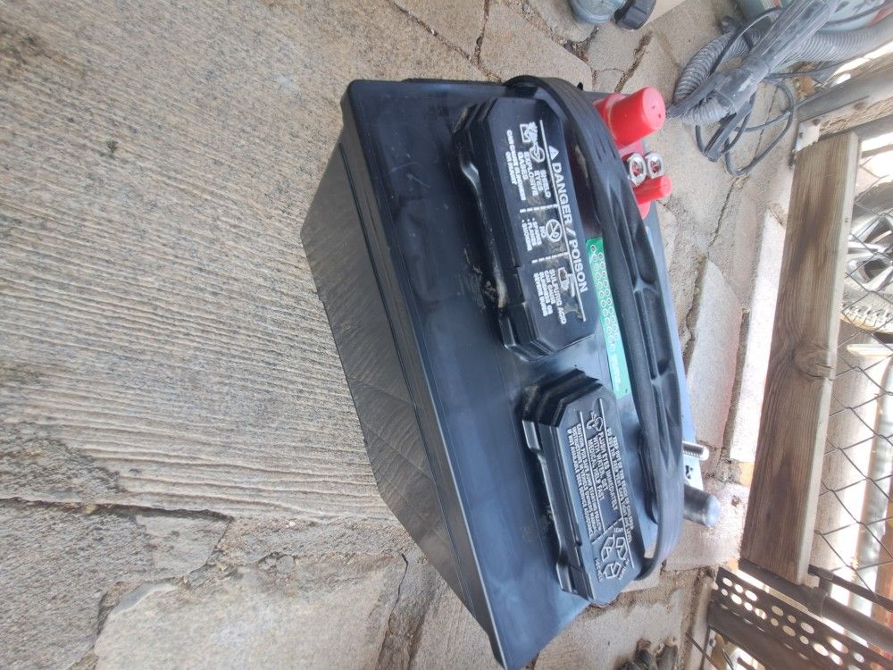 RV DEEP CYCLE BATTERY  WITH BOX PROTECTION 