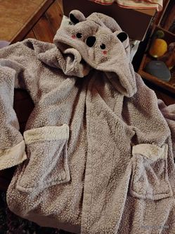 Hooded bath robe. No belt. Koala. Lavender color.