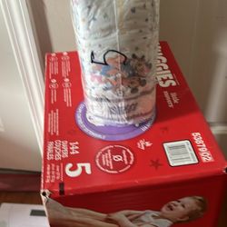 Huggies  Little Movers Size 5