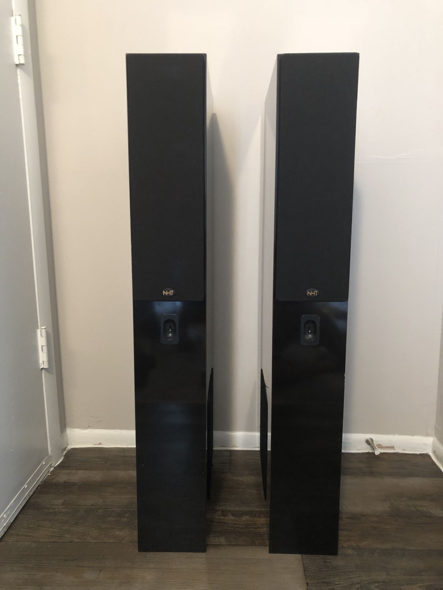 NHT VT-1.2 Tower Speakers