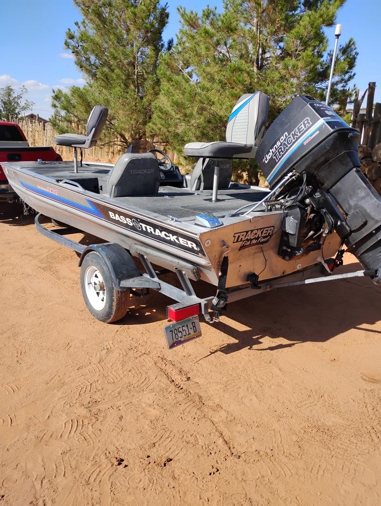 Bass Tracker 17 Ft