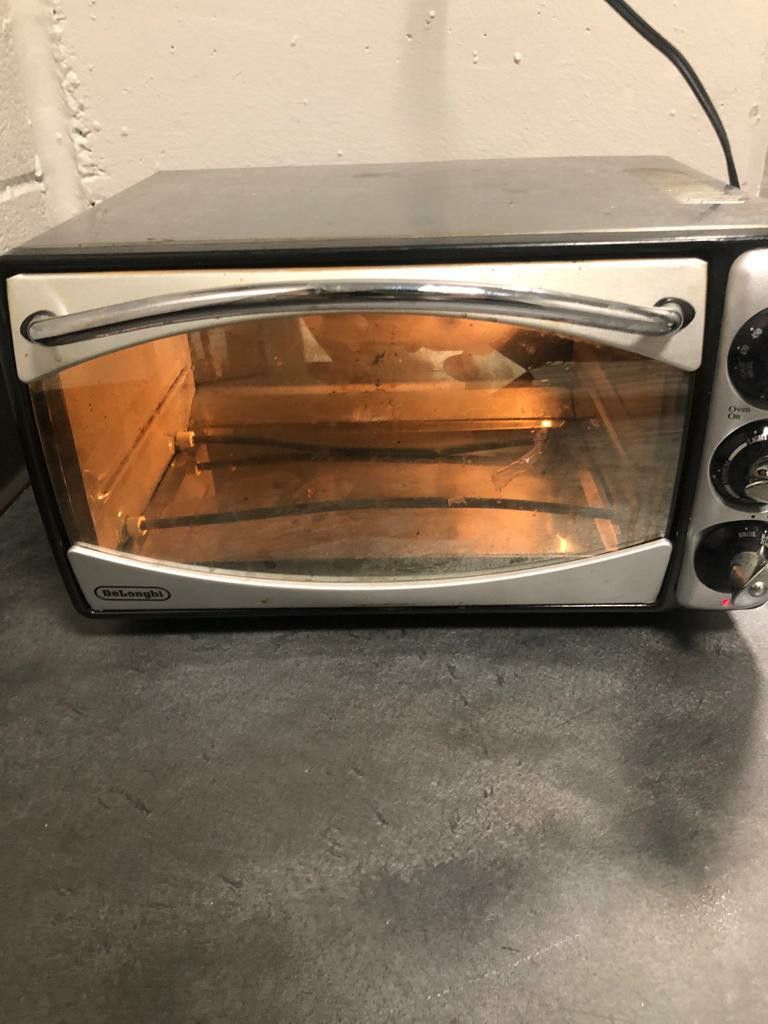 DeLonghi XR640 Retro Toaster Oven for Sale in Clovis, CA - OfferUp