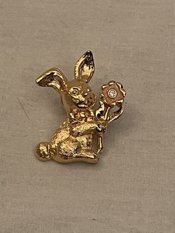 Vintage Avon Hunny Bunny Gold Pin W/Box