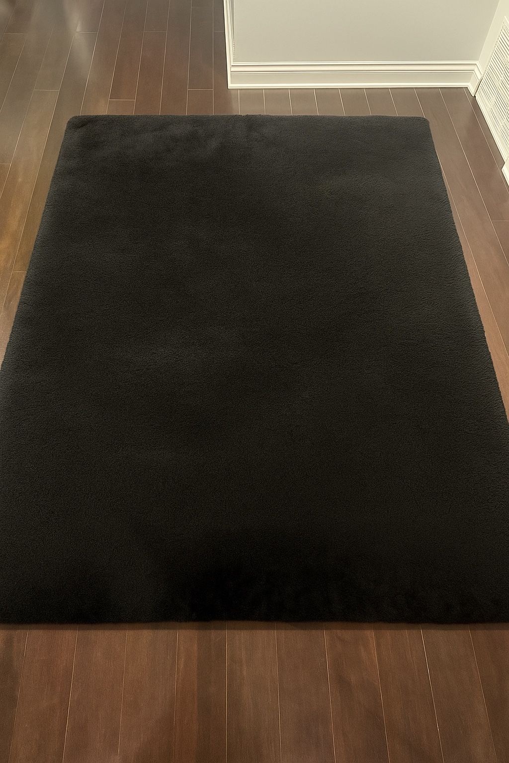 Soft Black Rug – 5x7 Plush Carpet
