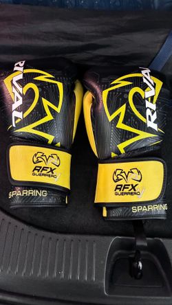 Rival sparring gloves