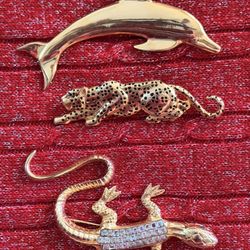 Gold Tone Brooches Lot