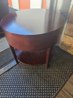 Round Mahogany Wood End Table with Lower Shelf