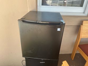 Mini fridge