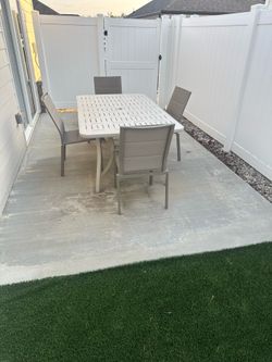 Large rectangular patio table with 4 chairs!