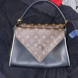 Louie V Women’s Hand Bag