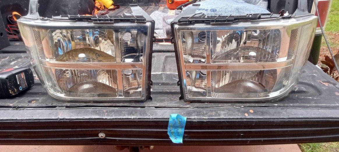 2 GMC Sierra Truck Headlights