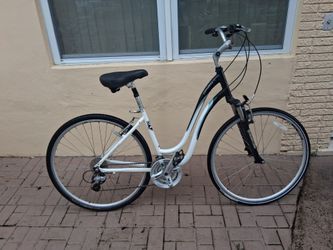 Jamis citizens 3 hybrid bike