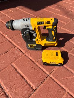Dewalt Rotary Hammer Drill 20v SDS 1in and Original 5ah battery