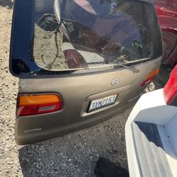 Tail Gate 2000 Sienna