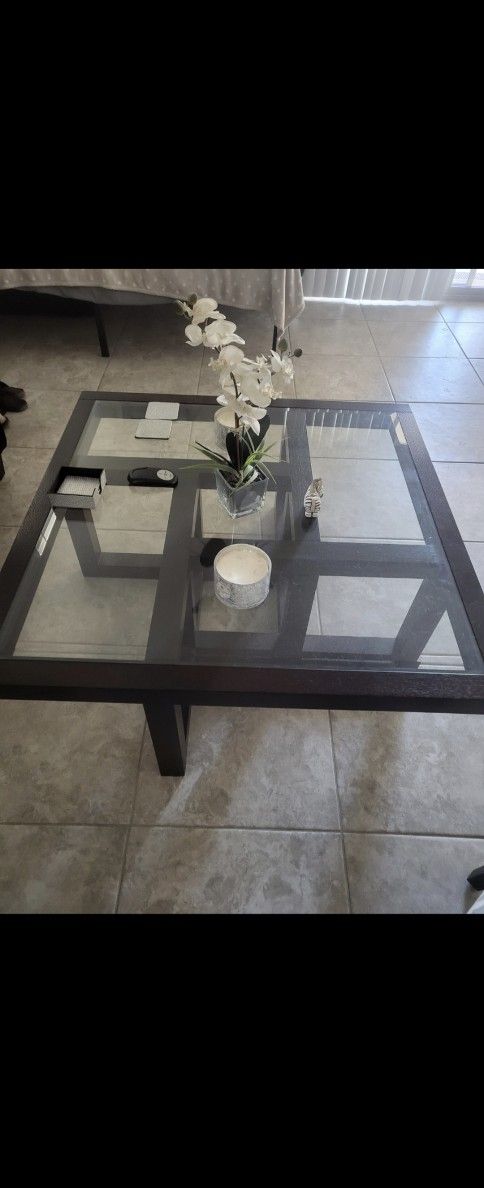 Coffee Table & matching End Tables 