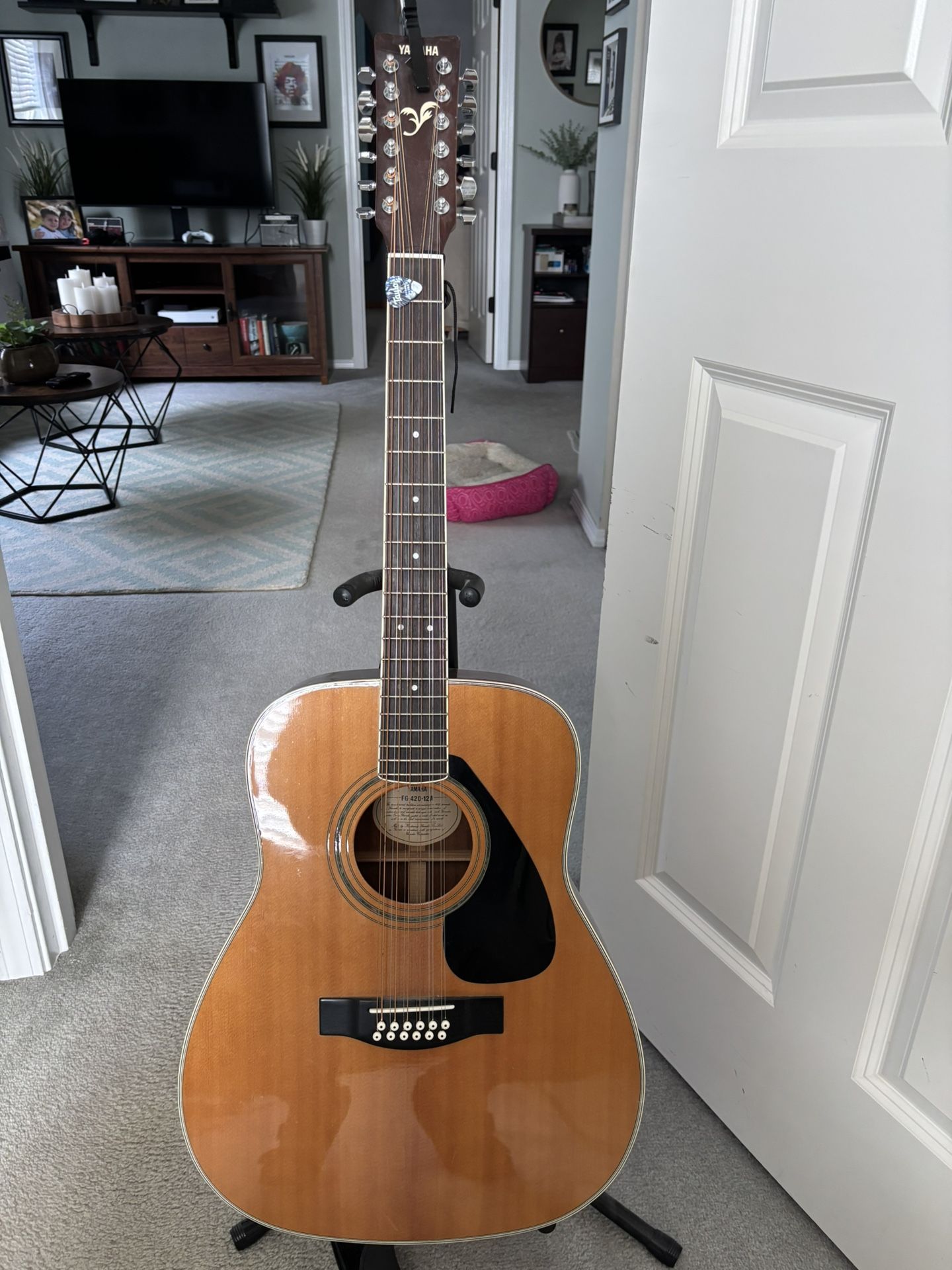 Yamaha 12 String w/hsc