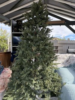 Árbol De Navidad 7 1/2 En Buenas Condiciones 