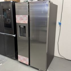 Samsung 27 Cubic Feet Side By Side Refrigerator Brand New