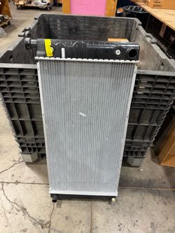 radiator 96-99 suburban yukon escalade