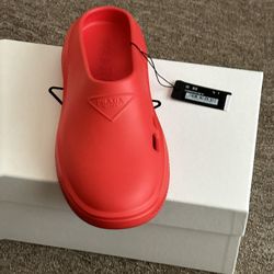 Prada Slides