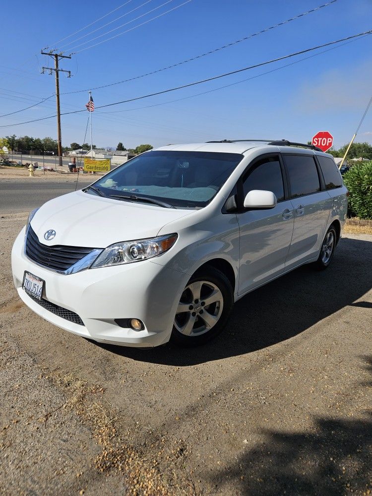 2011 Toyota Sienna