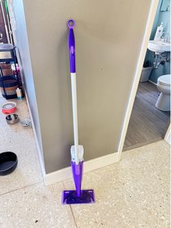 Swiffer WetJet Mop Cleaning Bundle