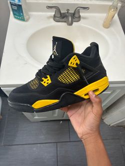 Jordan 4 yellow thunder