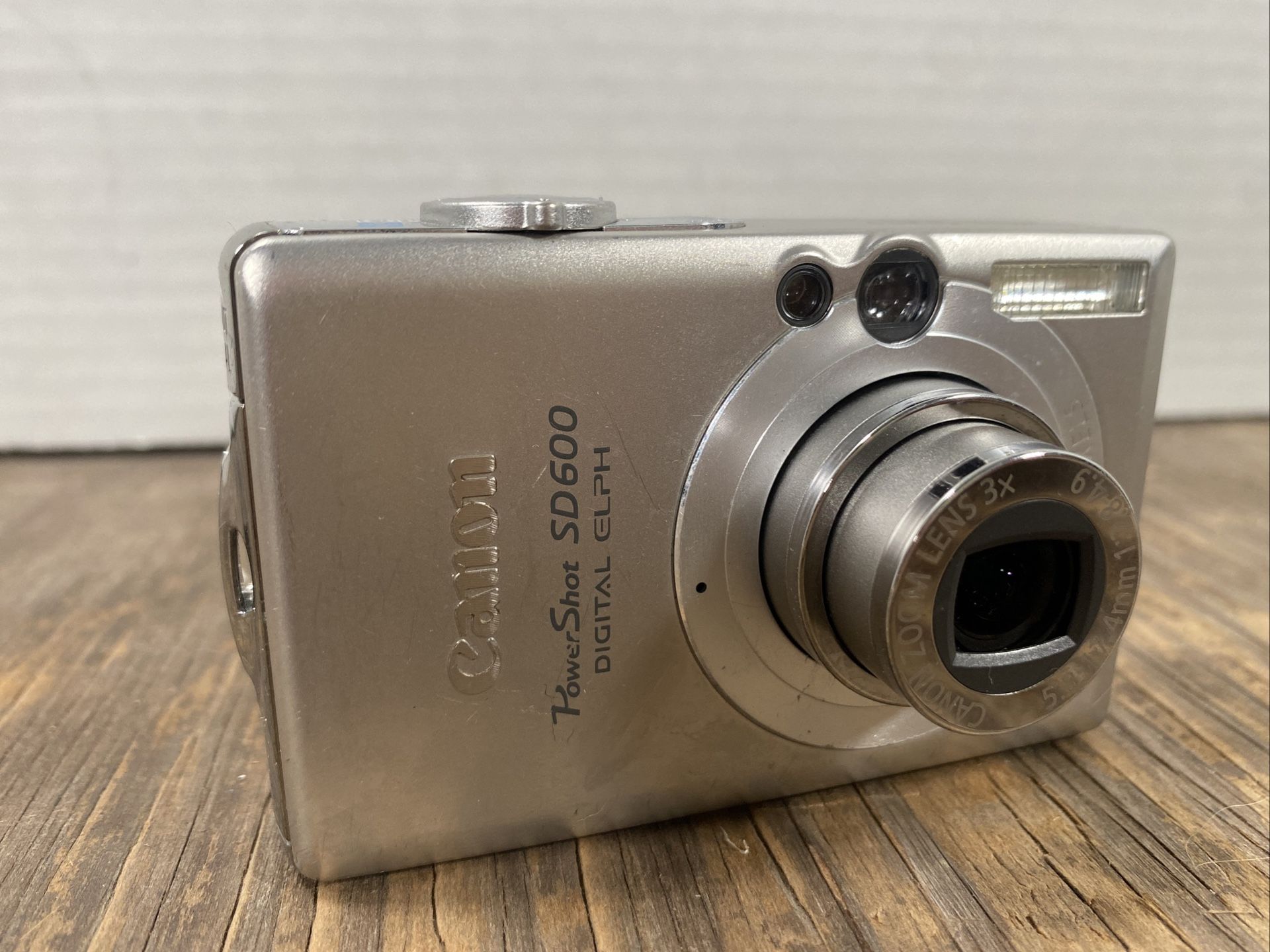 Canon Ixus 60/PowerShot SD600 6.0MP Digital Camera - Tested & Works!