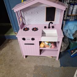 26x38x12 Play Kitchen And Accessories 