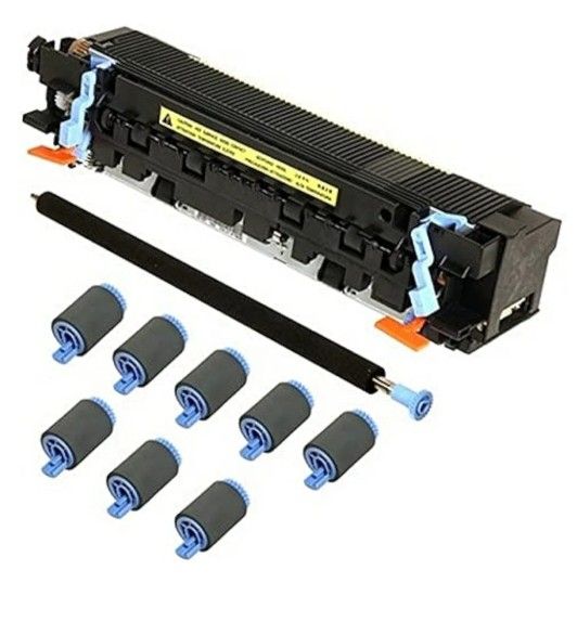 HP LaserJet 5Si, 8000,8100, and 8150
Printers and HP Mopier 240, 320
Printer Maintenance Kit