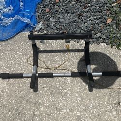 Pull Up Bar