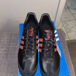 Size 10.5M - Adidas Samoa Black Preloved Ruby
