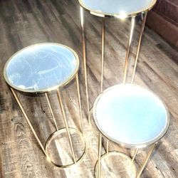 Golden docor round tables 