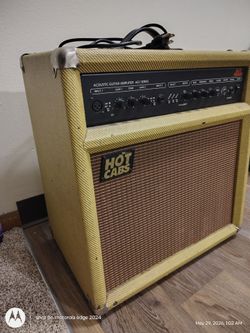 Acoustic guitar amplifier