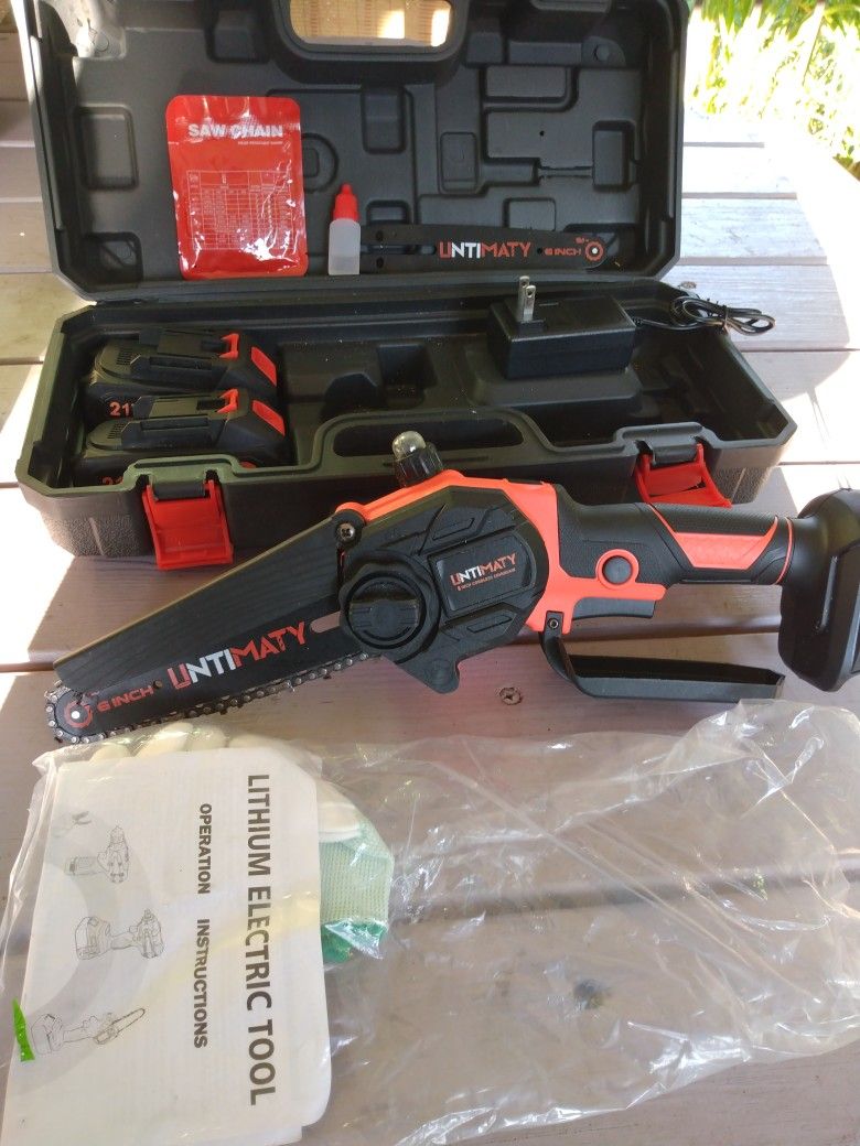 6 Inch Handheld Rechargeable Chainsaw 