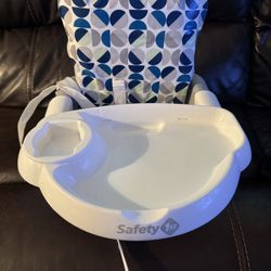 Deluxe 5-in-1 Sit, Snack & Go Convertible Booster Seat