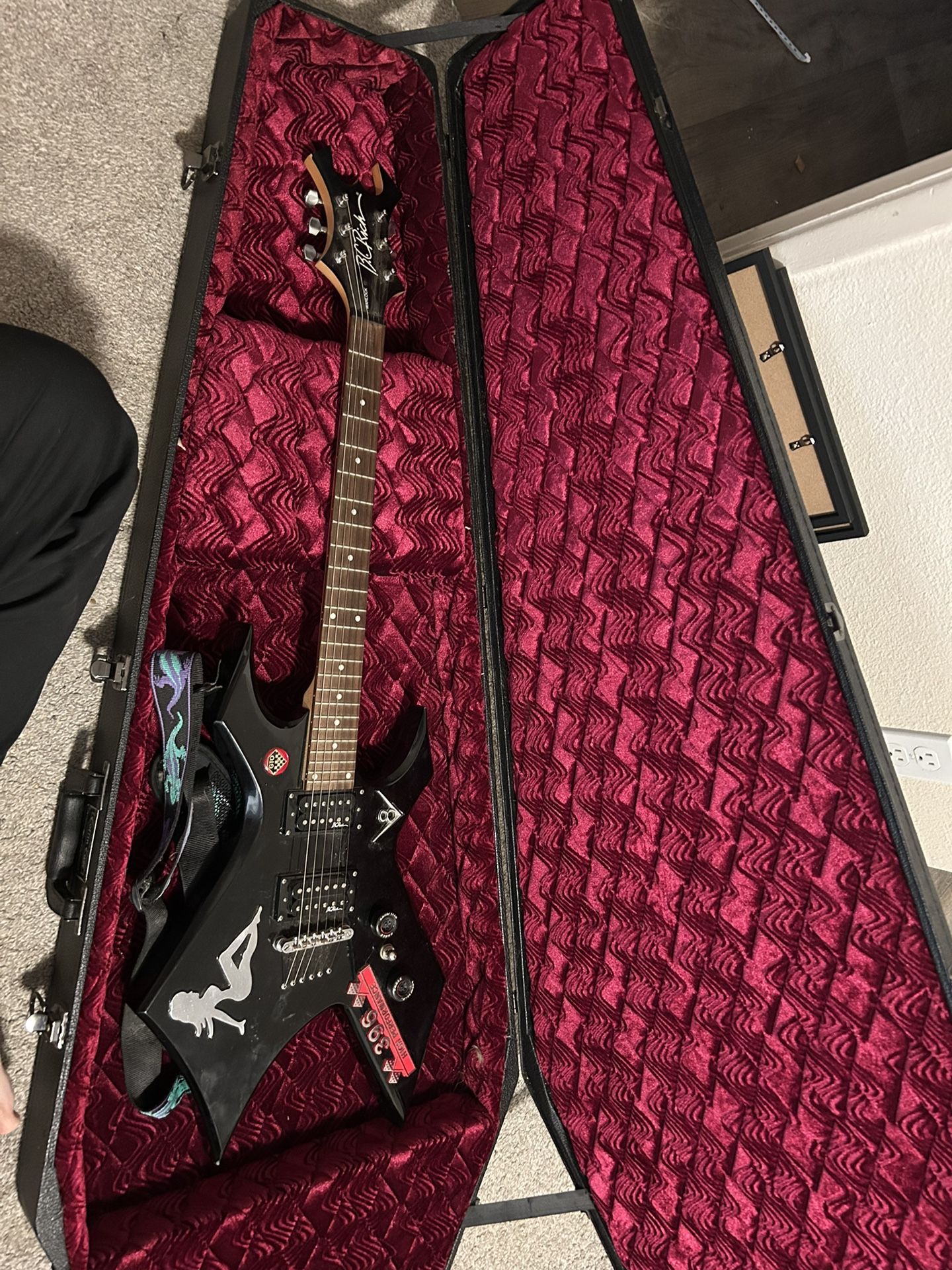Custom Bc Rich Warlock With Coffin Case