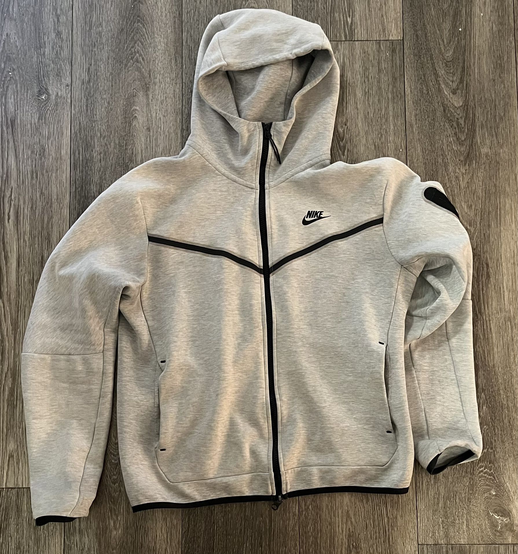 Grey Nike Tech Fleece