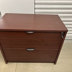 File Cabinet 🗄️ With Key 🔑 And Shelf