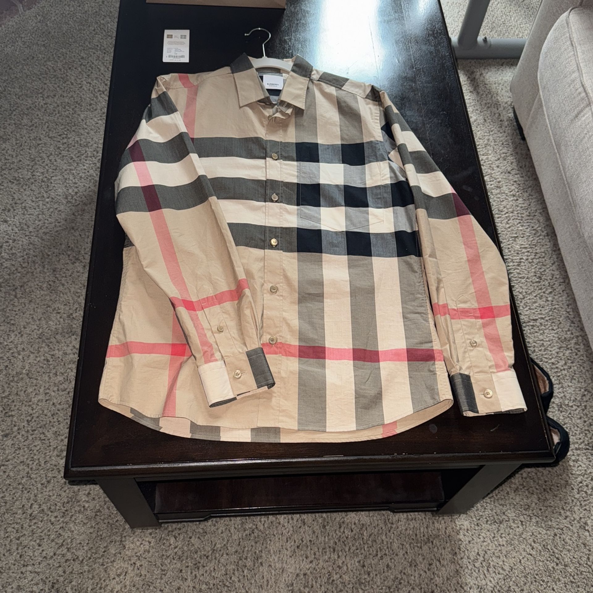 Burberry Button Up Size Medium Men