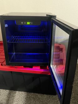 Mini fridge
