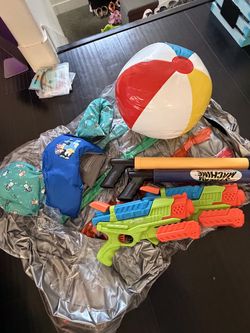 Summer Pool & Beach Toy Bundle - Bluey Floaties, Water Guns & Beach Ball