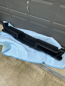 F250 F350 Super Duty XL Rear Bumper 2023-2026 Ford OEM Black Step like new take off. Some cosmetic scratches Harness was cut off